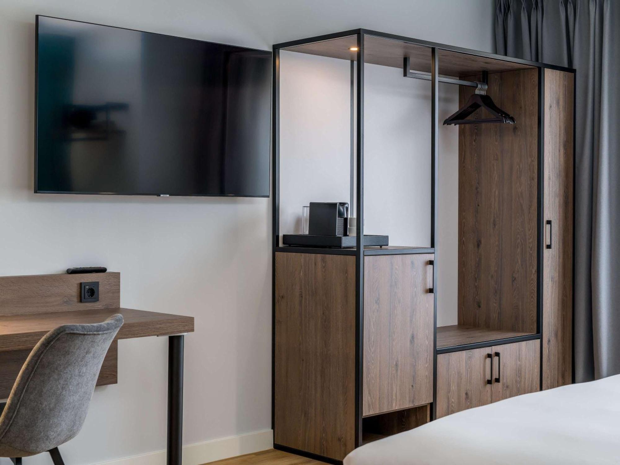Hotel Mercure Oldenburger Allee 4*