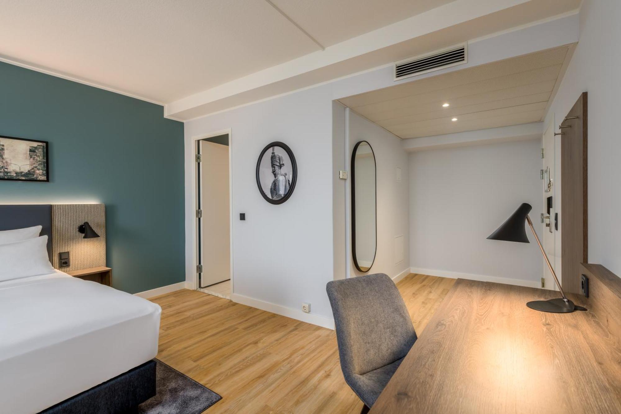 Mercure Oldenburger Allee 4*